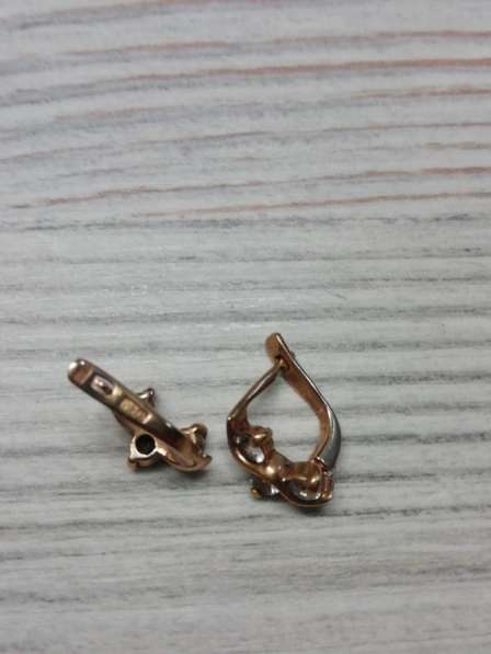 Золотые серёжки в Санкт-Петербурге