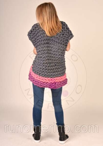 Жилетка из толстой пряжи в фото 10