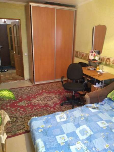 Продается двухкомнатная квартира частично с мебелью в фото 9