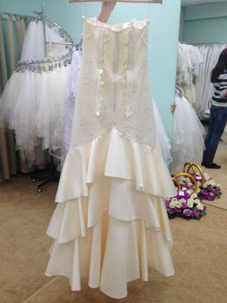 Свадебное платье. Цвет Шампань 44-46 размер в Сургуте