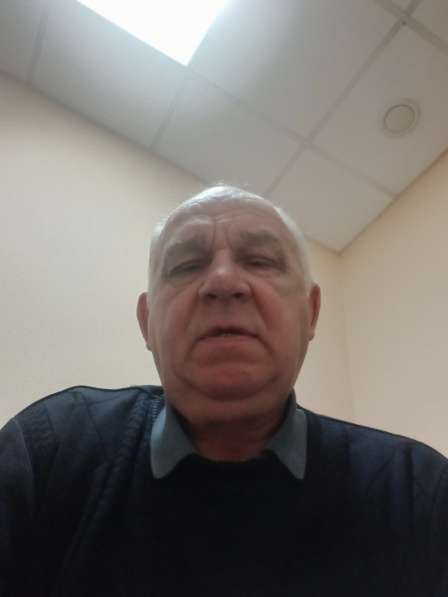 Игорь, 60 лет, хочет пообщаться
