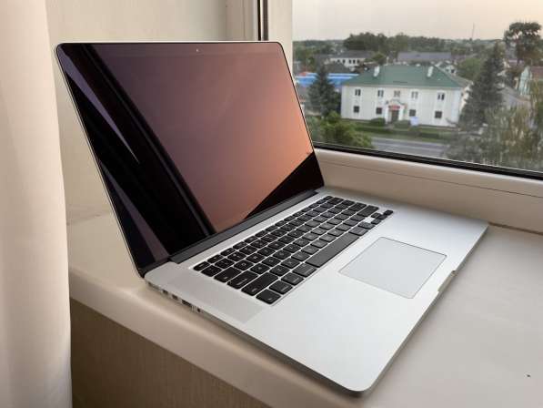 СРОЧНО оригинальный MacBook Pro 15''