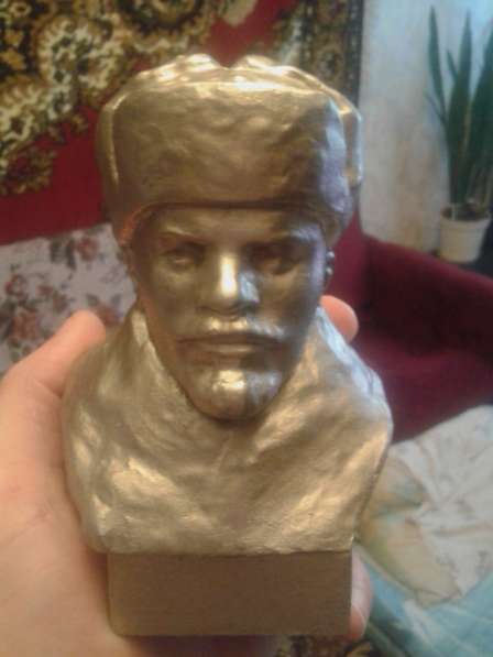 Бюст Ленина, в шапке ушанке в Москве фото 6