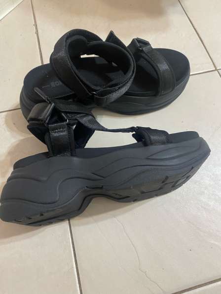 Босоножки в Москве