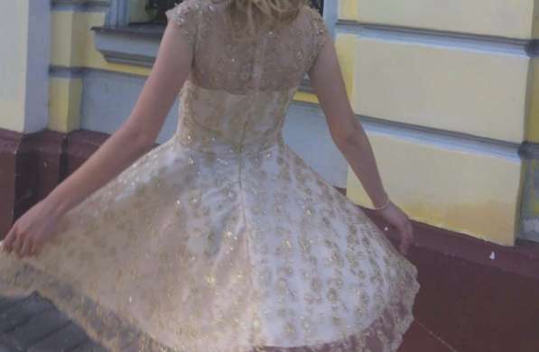 Платье праздничное