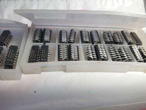 Микросхема MAX379CPE MAXIM в Челябинске