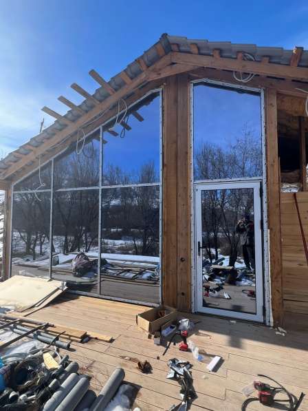 АЛЮМИНИЕВЫЕ ПЛАСТИКОВЫЕ ОКНА ДВЕРИ ВИТРАЖИ в фото 4