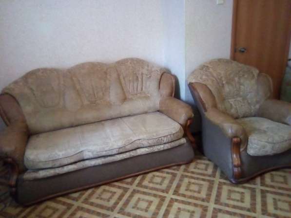 Продам диван и кресло. Стол кухонный в Волгограде фото 6