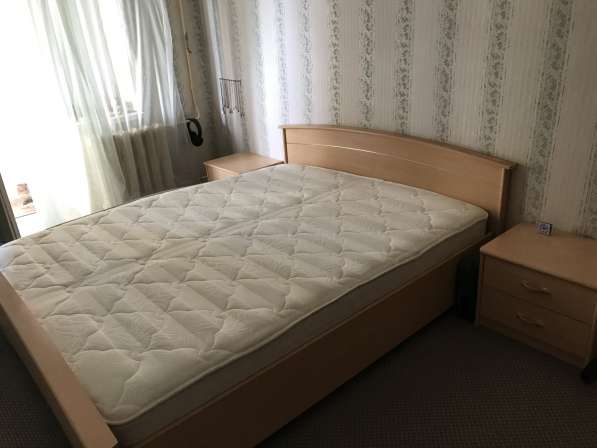 Продам спальный гарнитур - кровать и 2 тумбочки