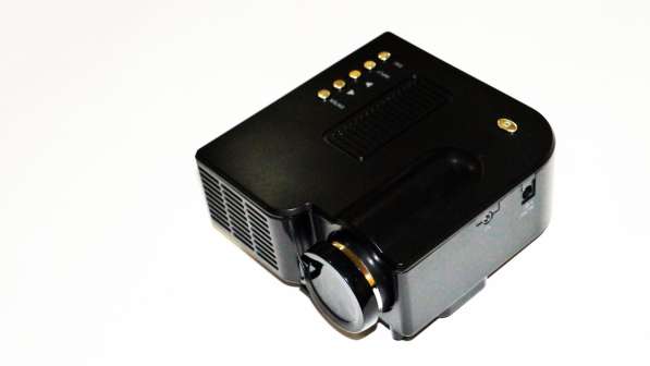 Мини проектор портативный мультимедийный Led Projector UC28+ в фото 7
