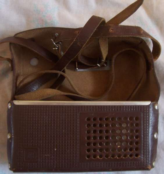 Кожаная сумочка для радио