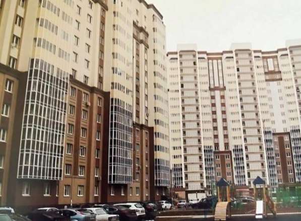 Сдам однокомнатную квартиру в Домодедове. Жилая площадь 40 кв.м. Этаж 2. Есть балкон.