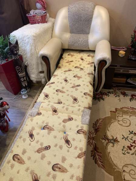 Продам угловой диван с креслом кроватью в Москве фото 7