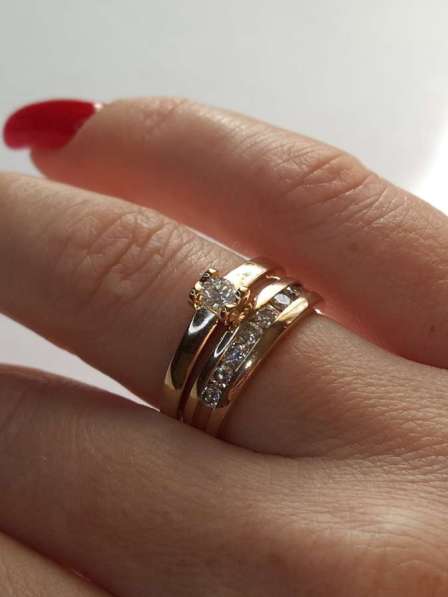 Золотое кольцо с бриллиантом в Саках фото 3