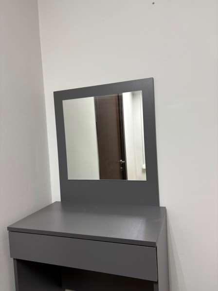 Стол гримерный