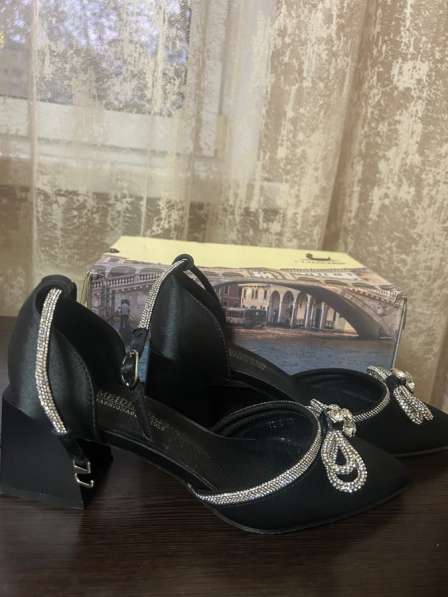 Босоножки в Москве