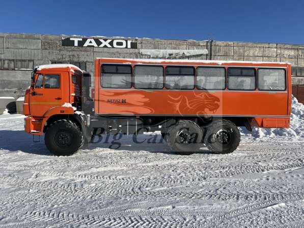 Вахтовый автобус НЕФАЗ 4208