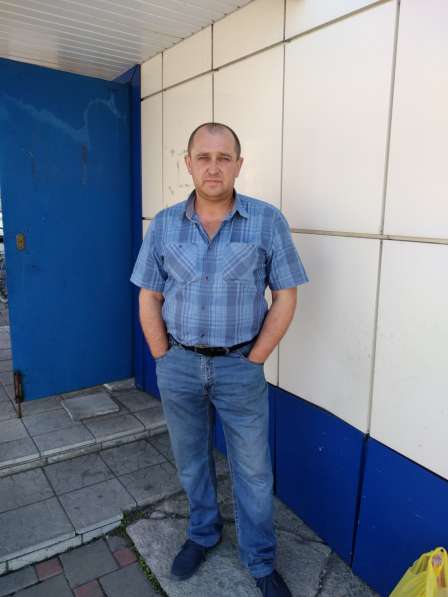 Андрей, 50 лет, хочет пообщаться