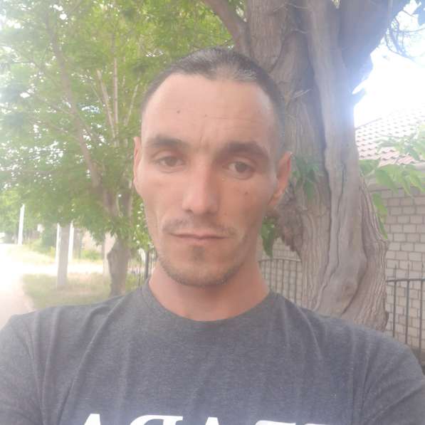 Игорь, 38 лет, хочет пообщаться