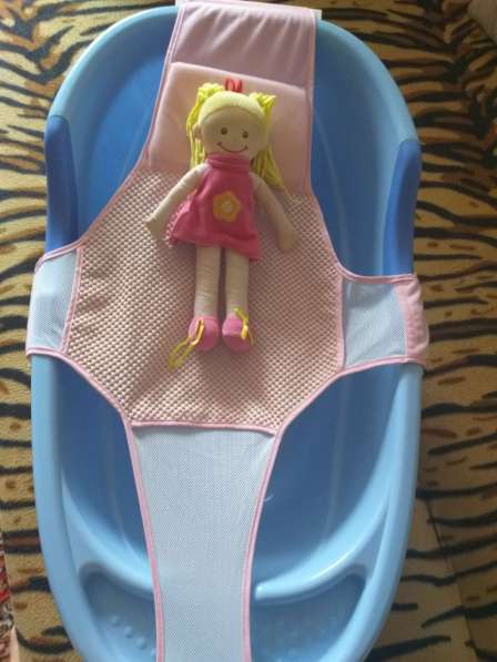 Безопасный душ-слинг для купания младенца, новый, розовый в фото 3