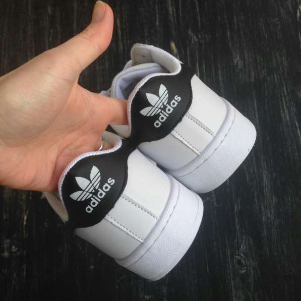 Женские кроссовки Adidas Superstar белые в Москве фото 3