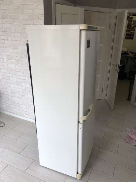 Холодильник отличный в Брянске
