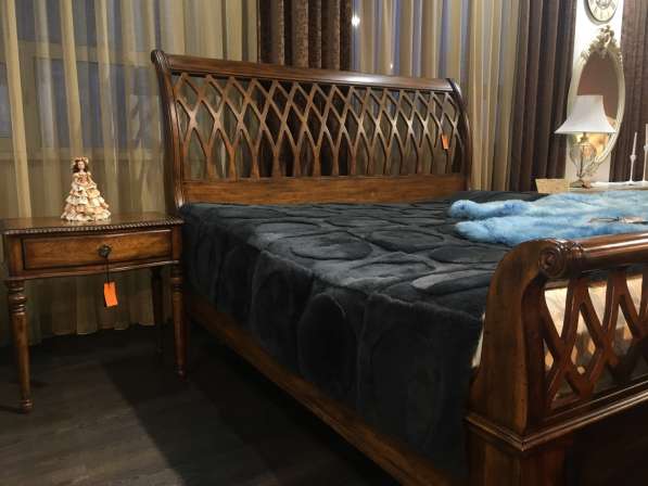 Кровать деревянная с 2 тумбами
