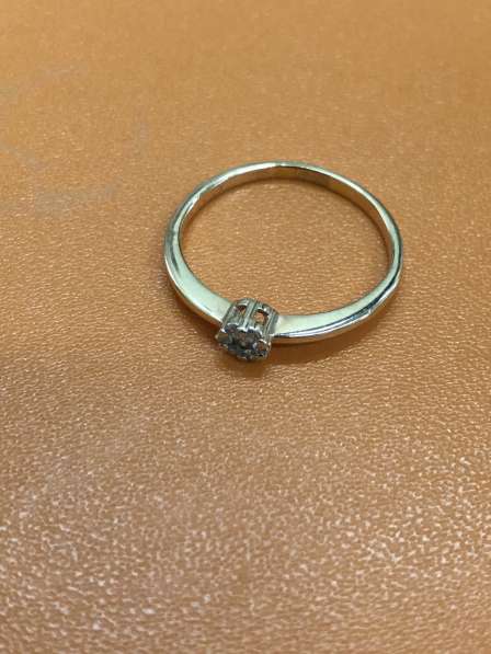 Золотое кольцо с бриллиантами в Москве