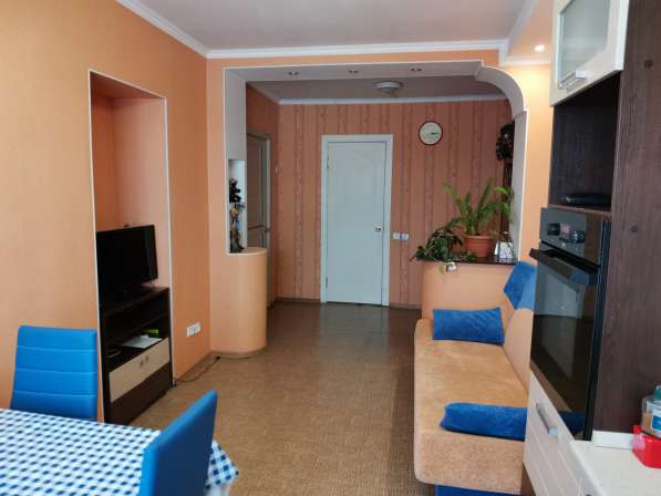 Продается 2-х комнатная квартира, ул. Фурманова, 6 в Омске фото 4