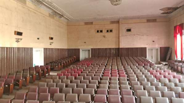 Дворец культуры 3750 м. кв, Зугрес в