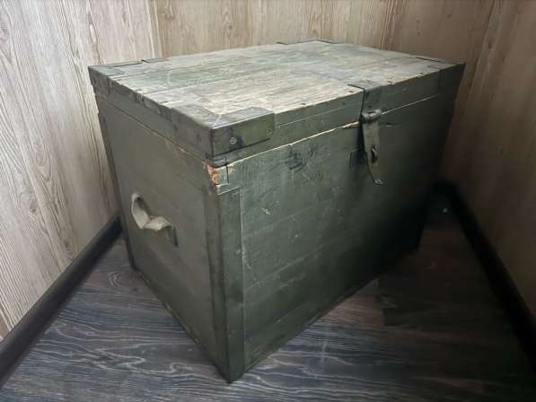 Сундук старинный
