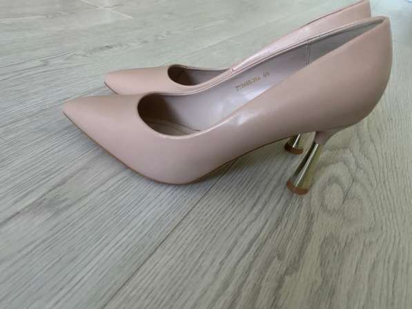 Женские бежевые лодочки