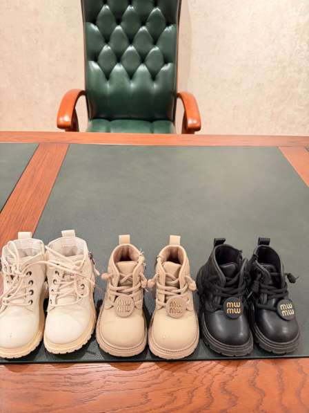 Продам детскую обувь