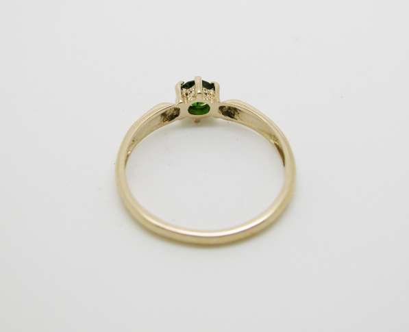 Золотое кольцо с Хромдиопсидом Ф 4.1 мм. в Москве