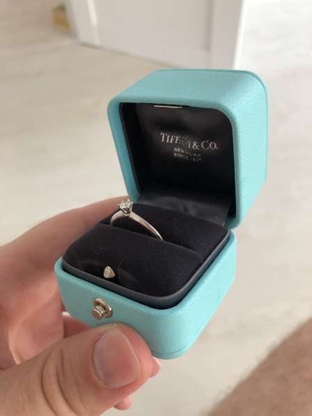 Tiffany setting помолвочное кольцо