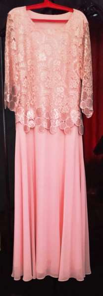 Нежное молочно розовое вечернее платье