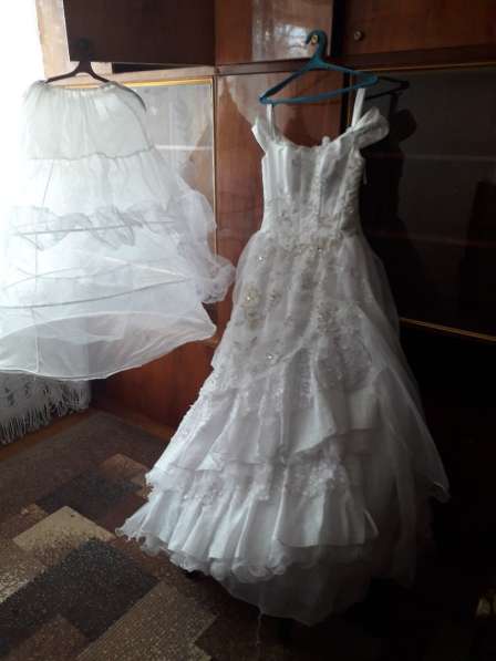 платье свадебное в Феодосии