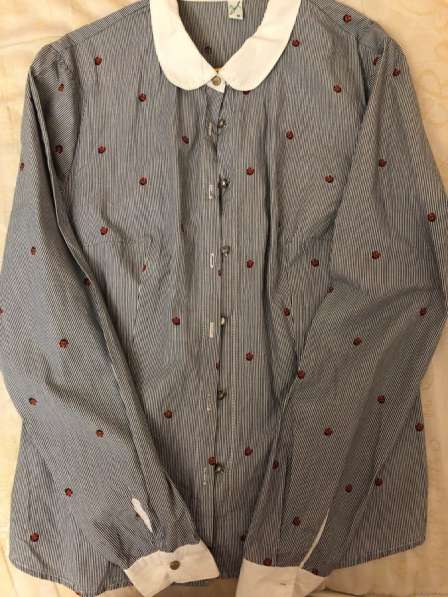 Продаю блузки в Санкт-Петербурге