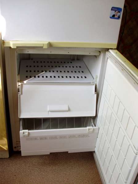 Продам недорого двухкамерный холодильник Минск-130-1 б/у в Мурманске
