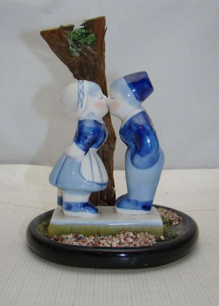 Композиция Под деревом (P056)