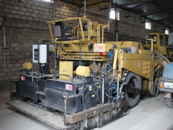 Продаю асфальтоукладчик Caterpillar AP600