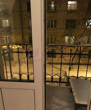 Сдам комнату в Санкт-Петербурге. Жилая площадь 88 кв.м. Есть балкон.