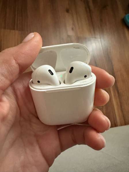 Продам наушники airpods 1