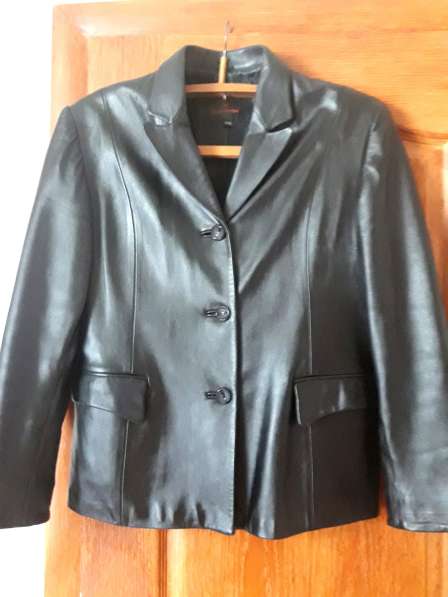 Женская кожаная куртка-пиджак, размер 50-52
