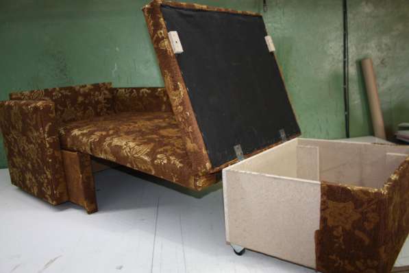 Мягкое выкатное кресло 70 см в коричнево-золотом гобелене в Санкт-Петербурге фото 3