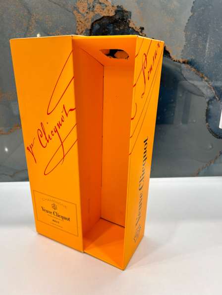 Упаковка от шампанского Veive Clicguot в Москве фото 4