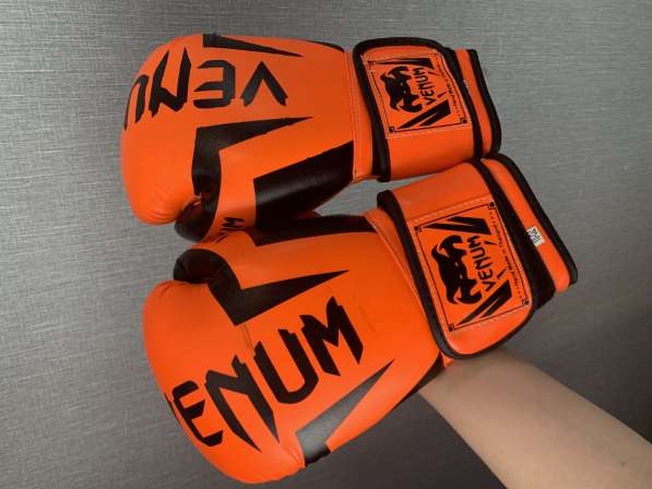 Боксерские перчатки