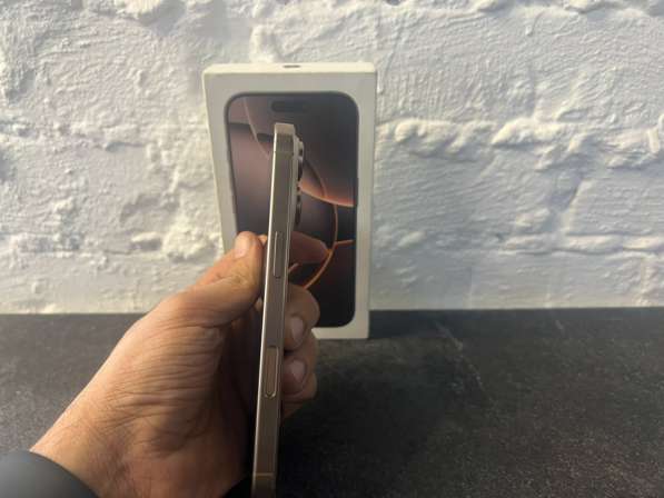 IPhone 16 pro 128 на гарантии в Новосибирске фото 5