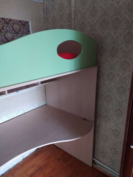 Детская кровать со столом и шкафом в Нижнем Новгороде фото 3