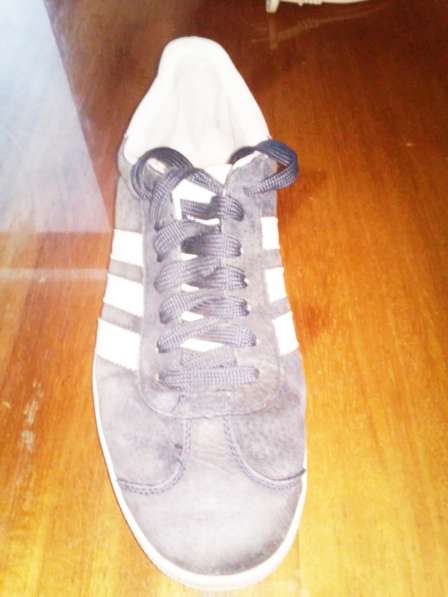 Продам бело-черные оригинальные кроссовки Adidas Gazelle в фото 7
